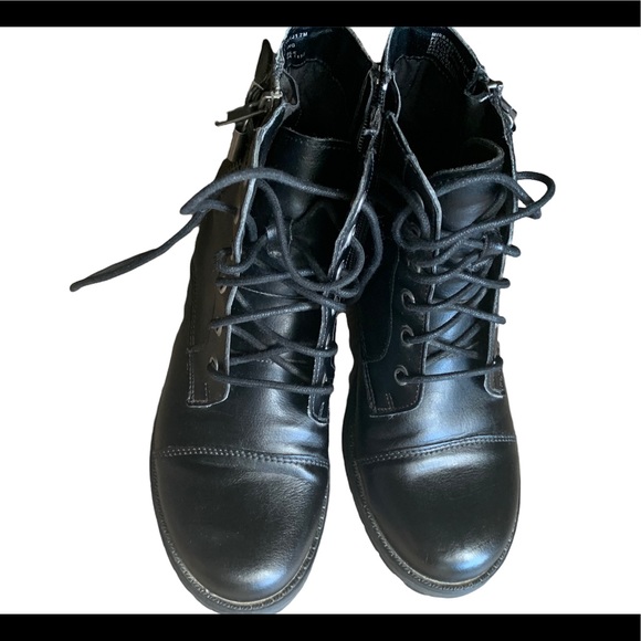 Madden Girl boots - size 7 - Picture 3 of 4